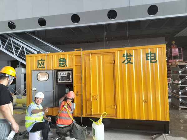 渭城怎样判断空气滤清器是否需要更换？